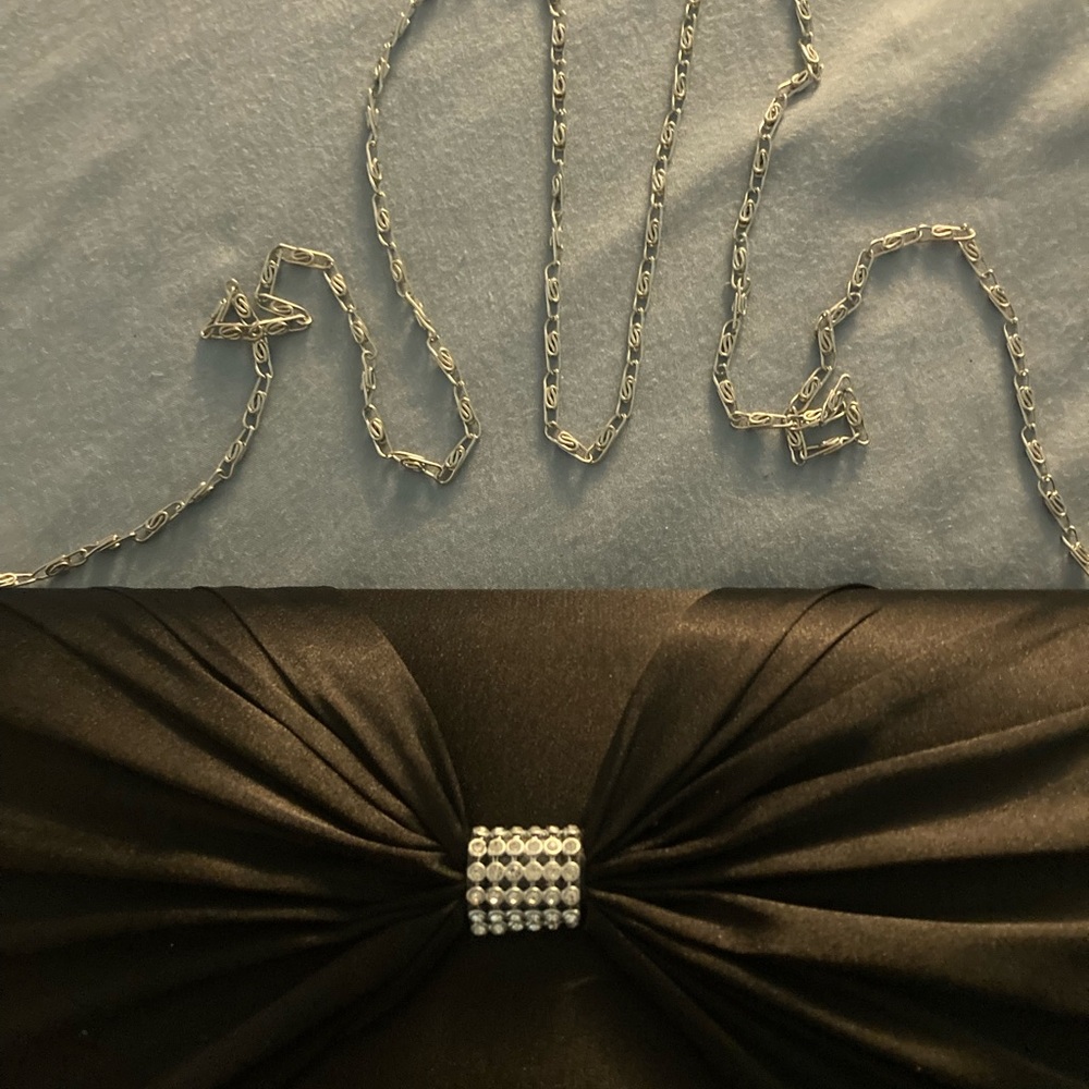Marbella & Ashford Black Clutch with Silver Chain